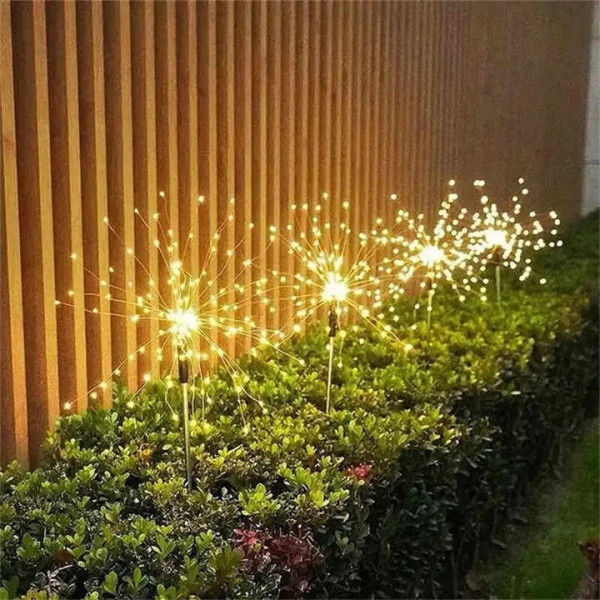 Газонный светодиодный светильник на солнечной батарее «Фейерверк» 180 LED IP65 теплый белый