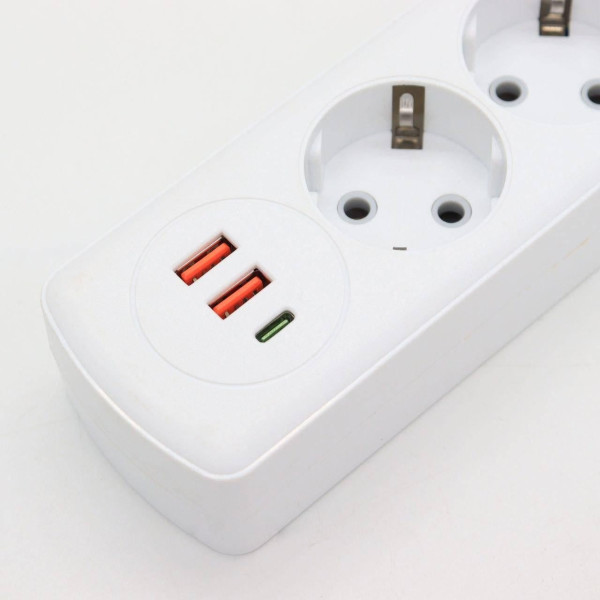 Сетевой фильтр AND-16-20 3 розетки + USB и Type-C, удлинитель с защитой от перенапряжения и быстрой зарядкой